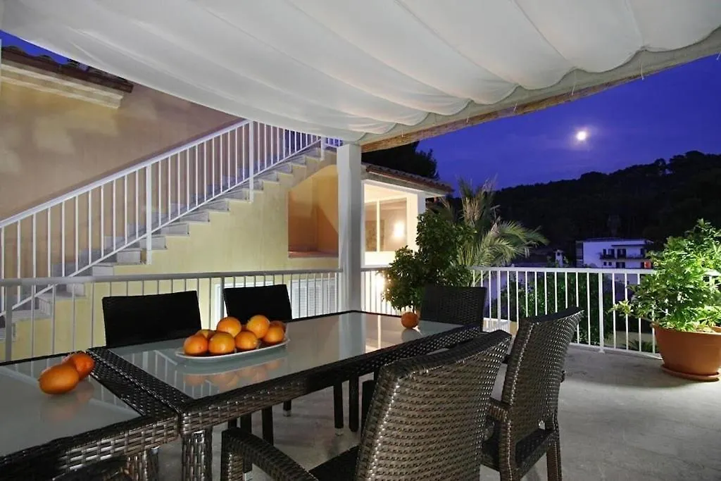 Modern Villa 300M From Crystal Clear Coves By Renthousing Cala de Sant Vicenc