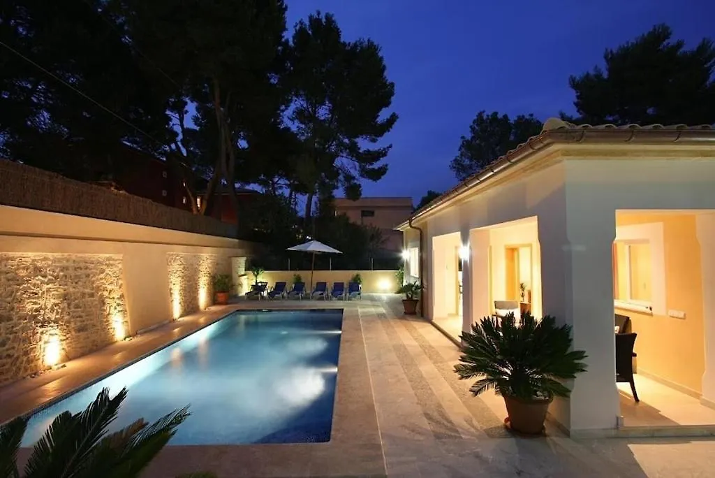 Modern Villa 300M From Crystal Clear Coves By Renthousing Cala de Sant Vicenc