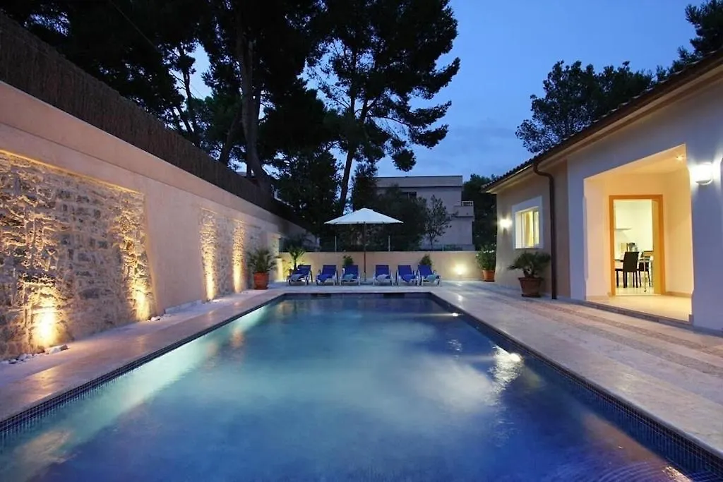 Modern Villa 300M From Crystal Clear Coves By Renthousing Cala de Sant Vicenc