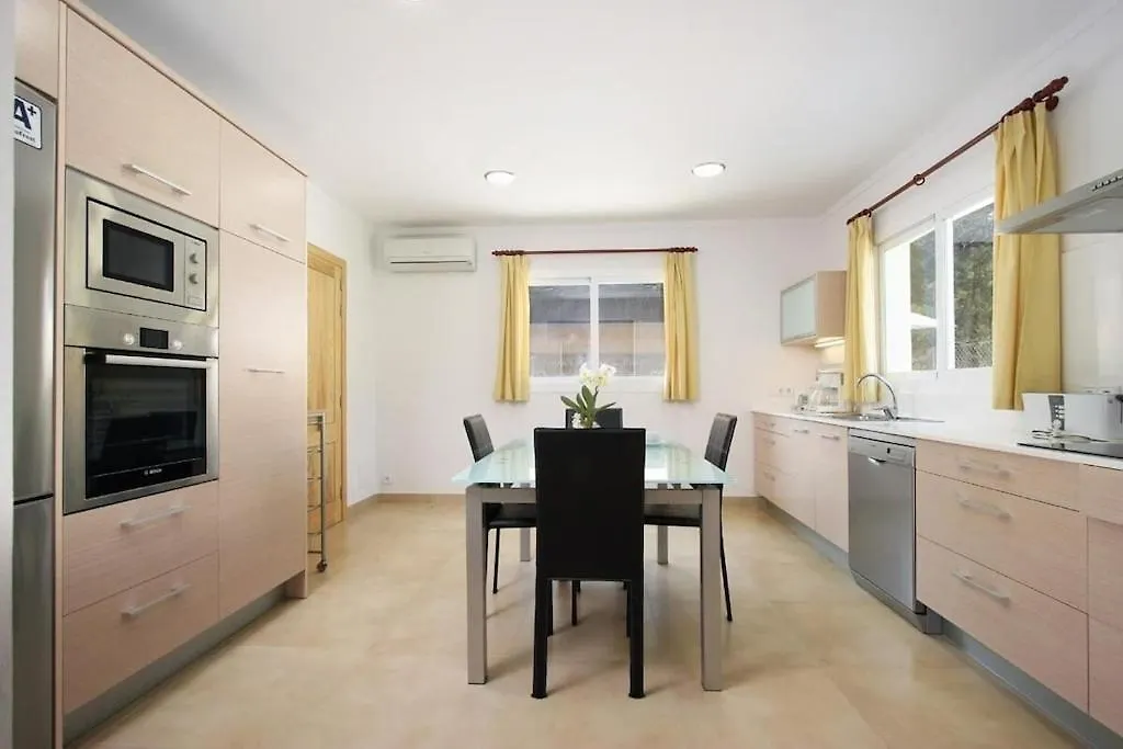 Modern Villa 300M From Crystal Clear Coves By Renthousing Cala de Sant Vicenc