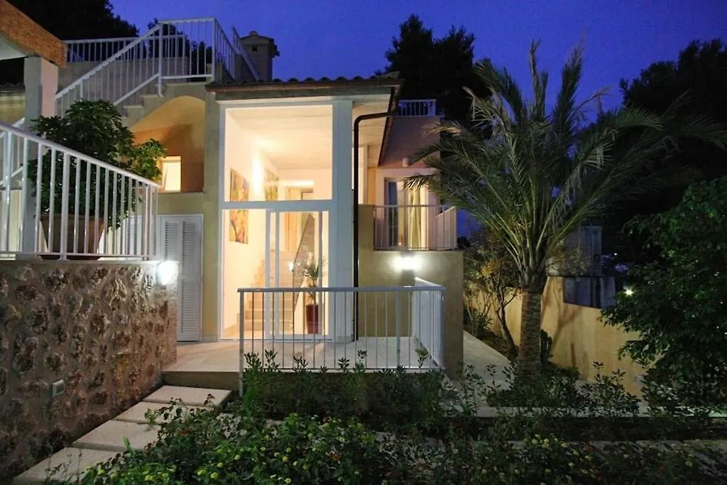 Modern Villa 300M From Crystal Clear Coves By Renthousing Cala de Sant Vicenc