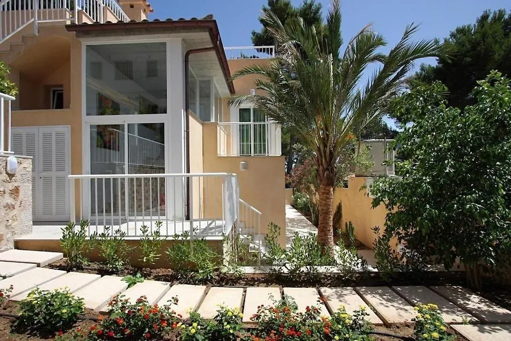 Modern Villa 300M From Crystal Clear Coves By Renthousing Cala de Sant Vicenc
